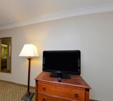 Baymont By Wyndham Madisonville Exterior photo